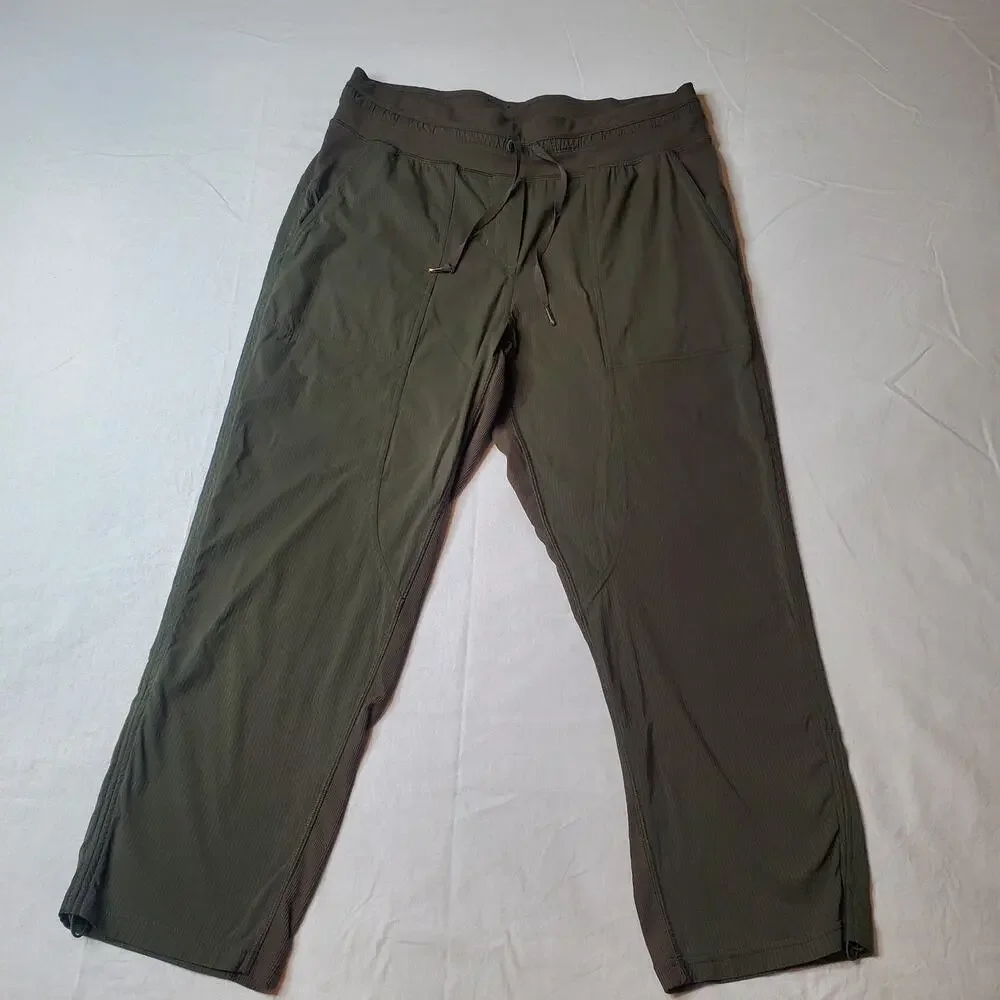 Lululemon Women's Size 10 Dance Studio Crop 25